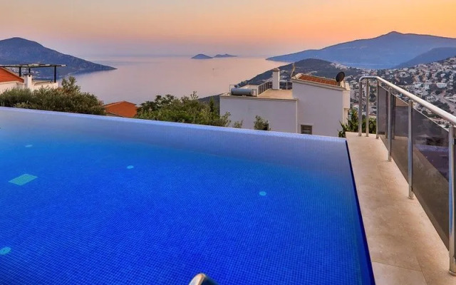 Villa Blue Harmony