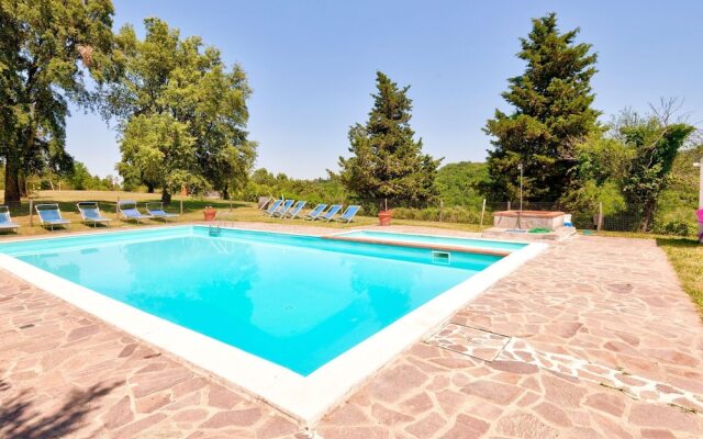 Majestic Farmhouse in San Vivaldo with Swimming Pool