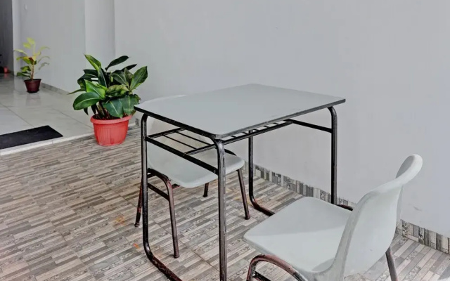 OYO 92524 dCost Homestay