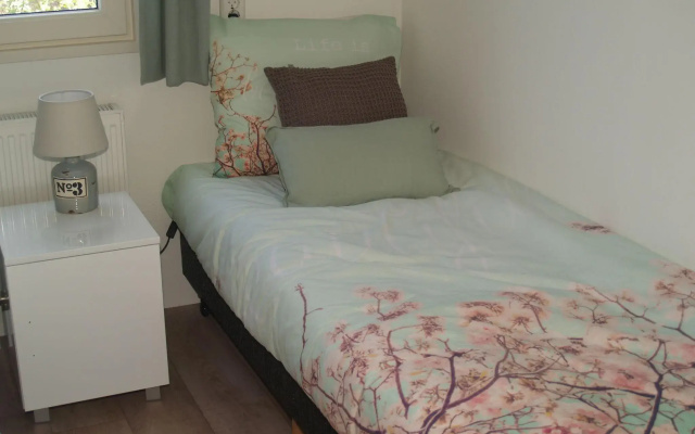 Modern chalet with a dishwasher, only 12 km. from Elburg
