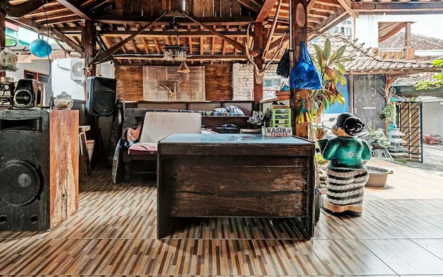 SPOT ON 91916 Joglo Doyong Homestay Syariah