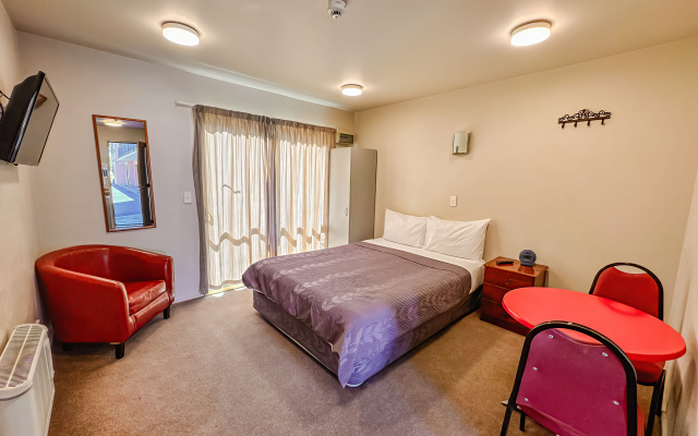 Bealey Avenue Motel