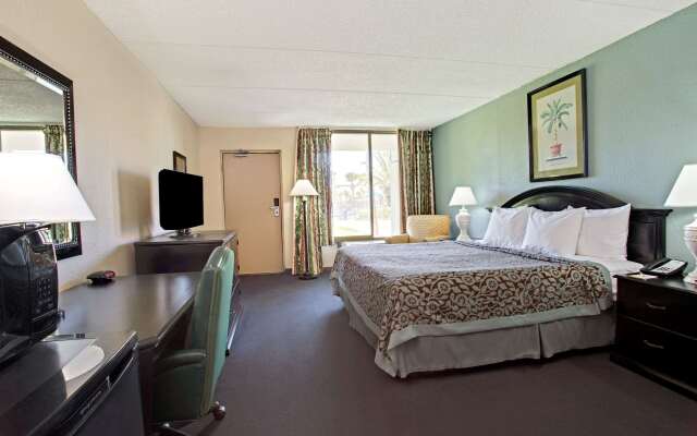 Days Inn by Wyndham Orlando Airport Florida Mall