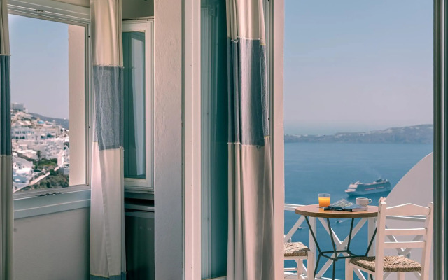 Blue Dolphins Apartments & Suites
