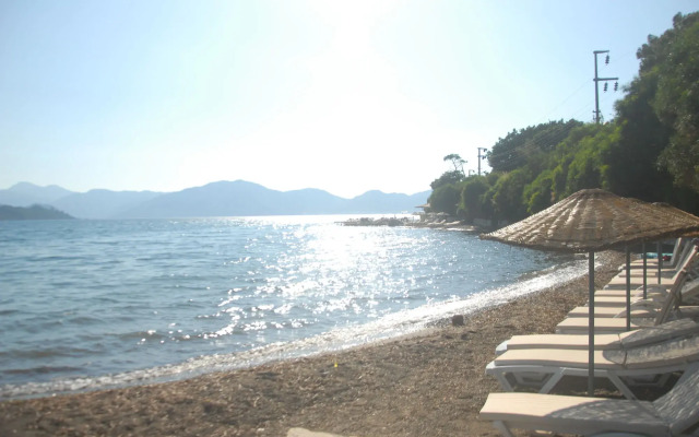 Club Nimara Beach Resort