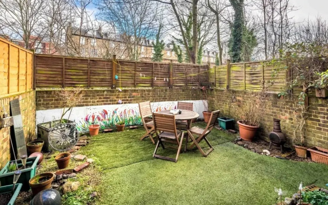 Charming 1 bed Flat Near Westfield