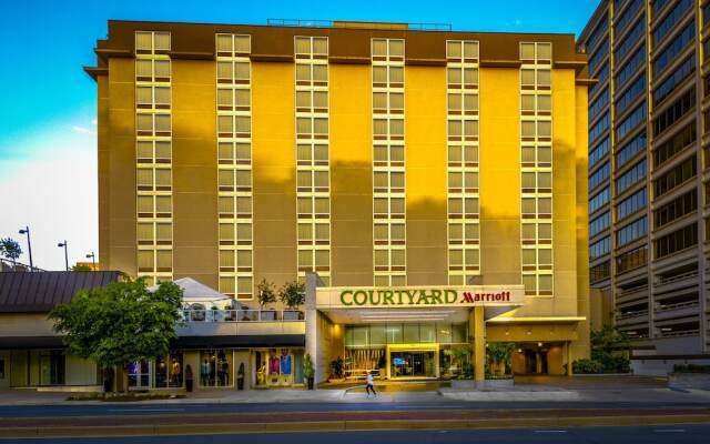 Courtyard by Marriott Bethesda/Chevy Chase