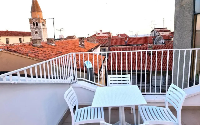Umag apartment center seafront seaview old town 2