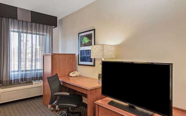 La Quinta Inn & Suites by Wyndham N Little Rock-McCain Mall