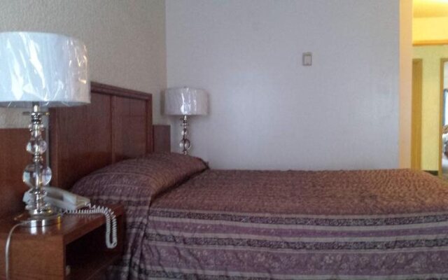 Maple Creek Motor Inn