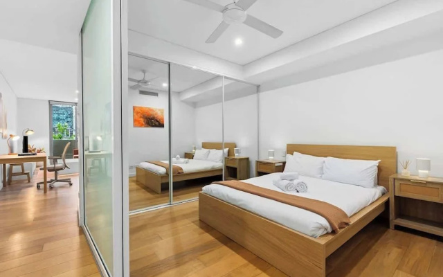 Central Art-filled 2 Beds With Balcony Aircon – Guest Rooms – Sydney