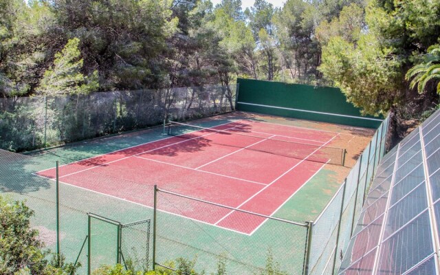 Finca Raiz - modern, well-equipped villa with private pool in Moraira