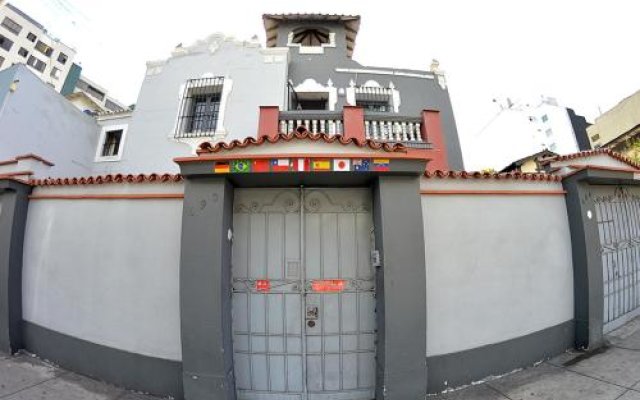 F1 Hostels Peru