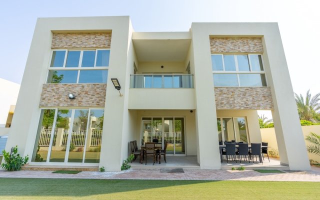 Luxury 5B Villa Private Garden in Ras Al Khaimah