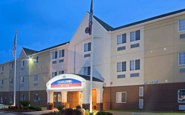 Candlewood Suites Houston Westchase/ Westheimer. by IHG