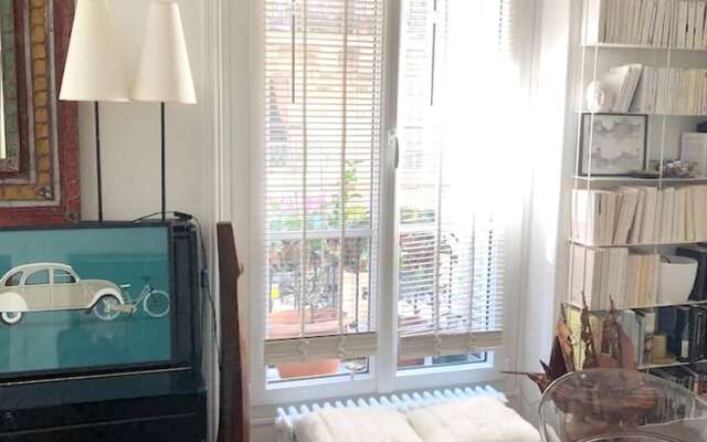 Apartment with One Bedroom in Paris, with Wonderful City View And Wifi