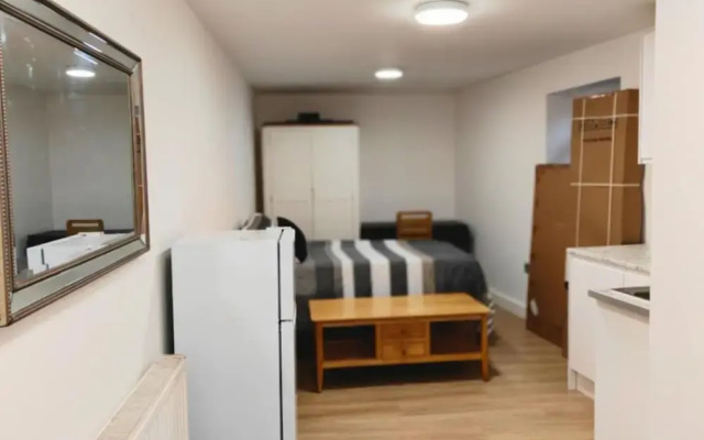 Luxury Ensuite - Sleeps 2-wifi,garden,parking