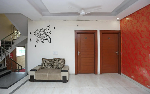 OYO 8498 near Medanta