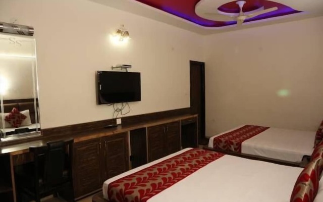 Hotel New SS Residency