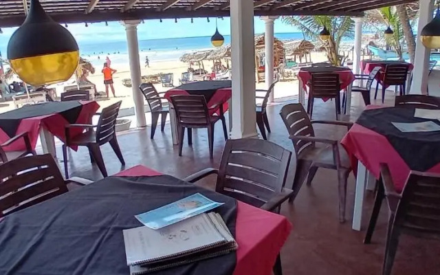 Universal Beach Guest House  Restaurant