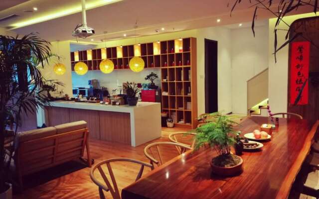 Taihu Baopu LingXia Inn