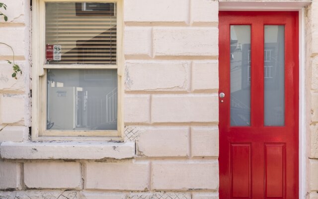 Modern Sydney/Surry Hills 19th Century Cottage