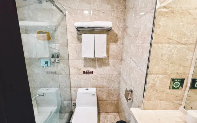 Tianjin Jinting Yuhua Hotel