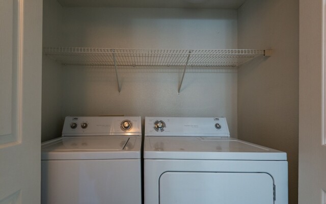 Villa Escape 2 Bedroom Condo by Redawning