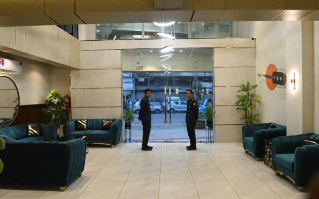 Hotel Pearl Inn