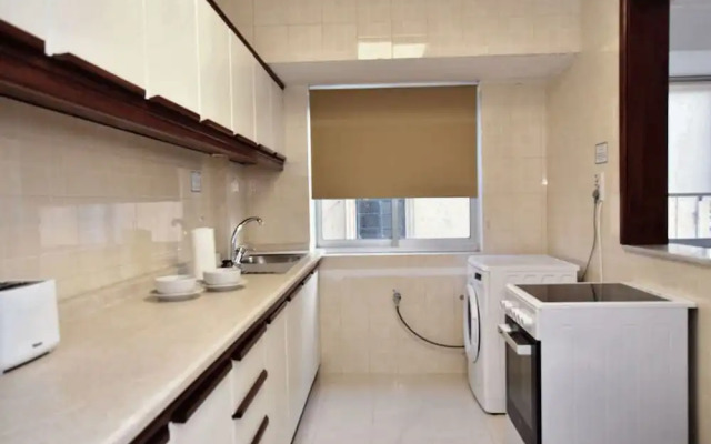 2 Bedroom Central Spacious With Sea Views