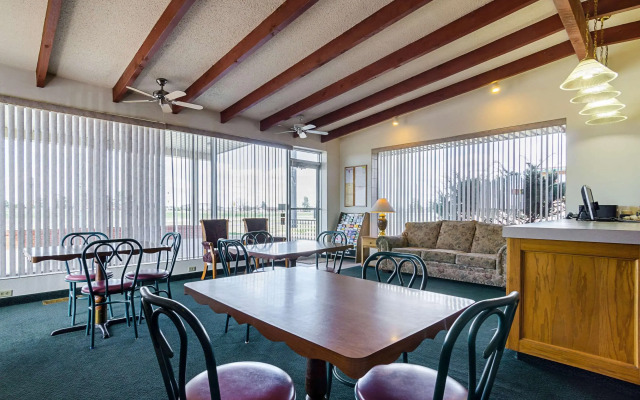 Econo Lodge