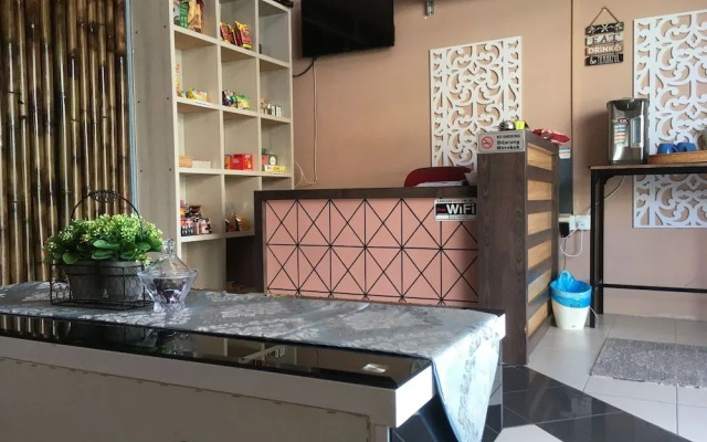 SPOT ON 89796 D'noor Budget Inn