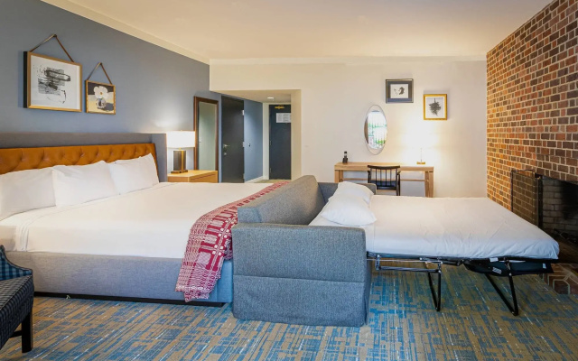 Williamsburg Lodge, Autograph Collection