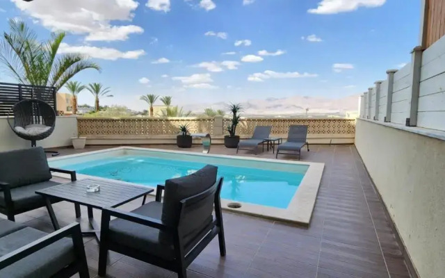 sea view & pool eilat