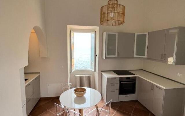 Brand new apartment with seaview & private parking
