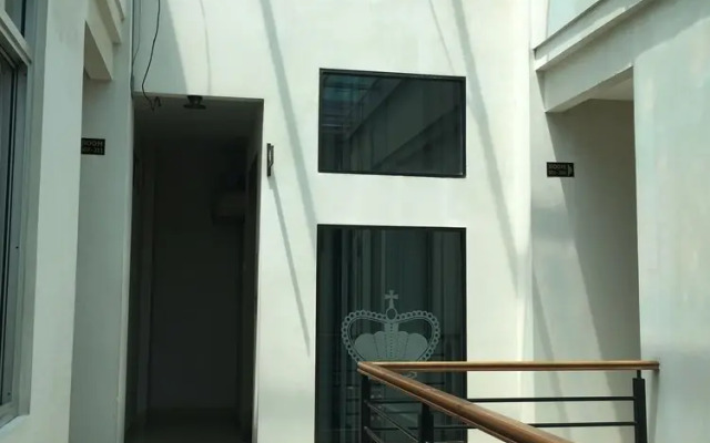 OYO 831 Central Hotel