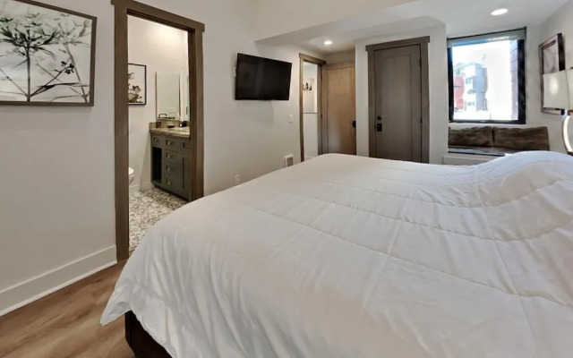 1849 Condos 642 3 Bedroom Home