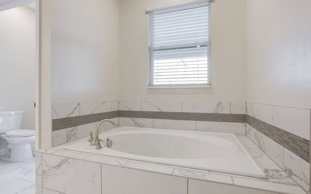 Stunning Villa w/ No Rear Neighbors! Near Disney