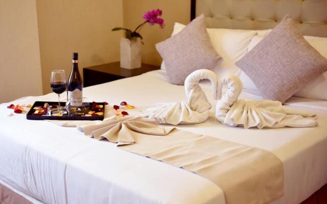 Aura One Hotel