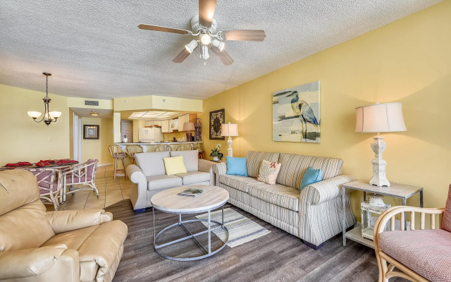 Summerhouse by Book That Condo