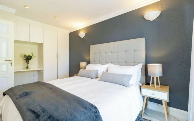 Beachfront Villa, Beach Club, Houtbay