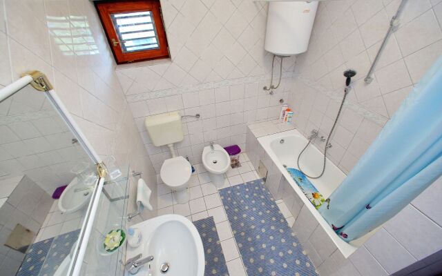 Apartment Julijana - economy apartment A1 Bibinje, Zadar riviera