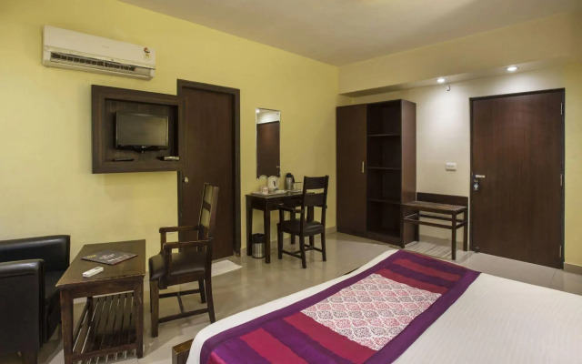 OYO 2048 Hotel Le Grand