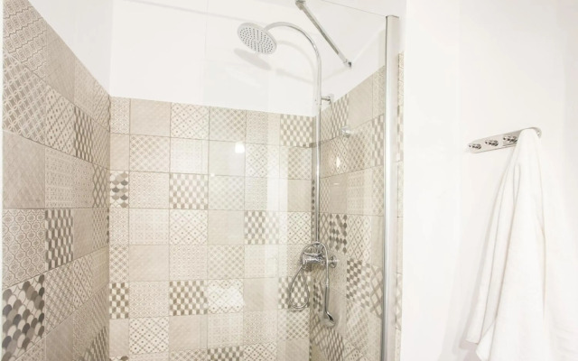 Central Garden by CityLife Suites