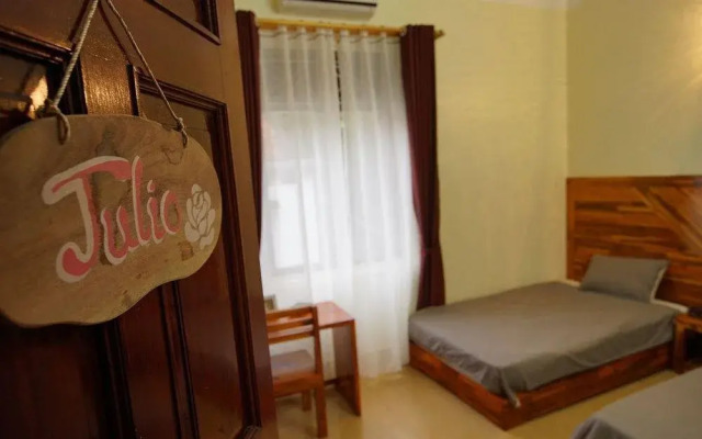 De Roses Ha Long Homestay Hostel