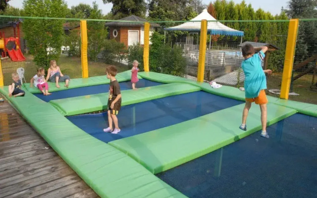 Comfortable Campsite-chalet G10 Tuscany Near sea