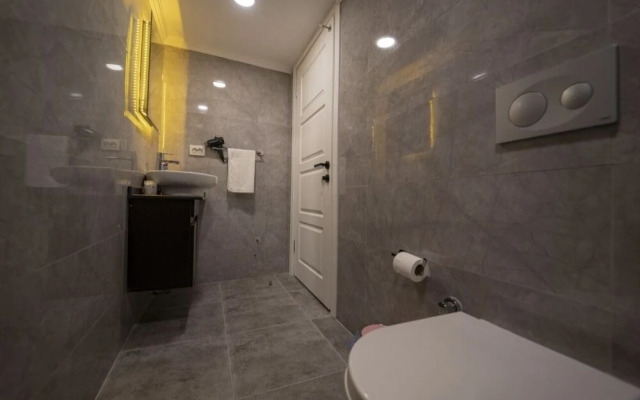 Seckinler Suit Apart