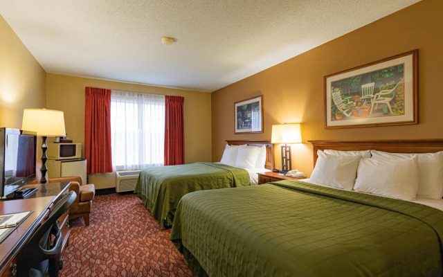 Coshocton Village Inn and Suites