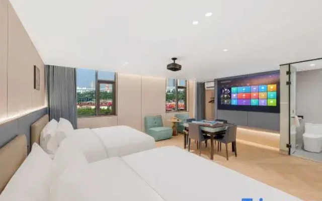 Qiqing Mercure Hotel (Rainbow Beach Branch)