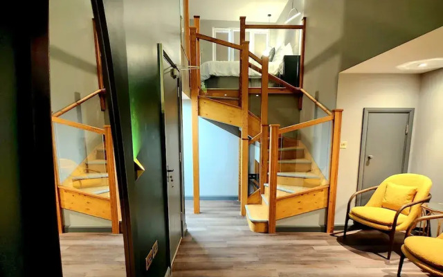 Pinnacle Suites